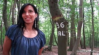 Georgous amateur exhib milf gets rendez vous in a wood before anal sex on tap home