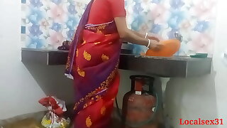 Desi Bengali desi Shire Indian Bhabi Kitchen Lovemaking In Red Saree ( Official Video By Localsex31)